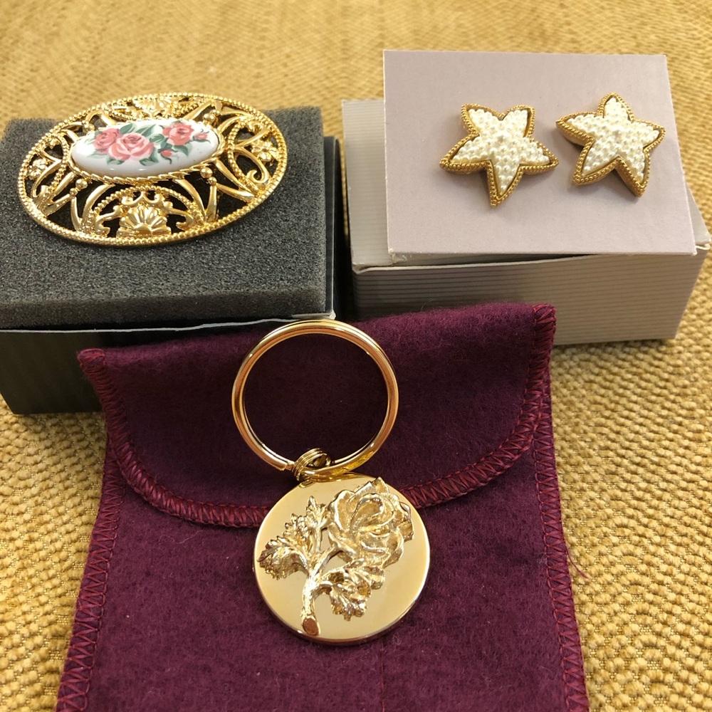 Avon jewelry bundle